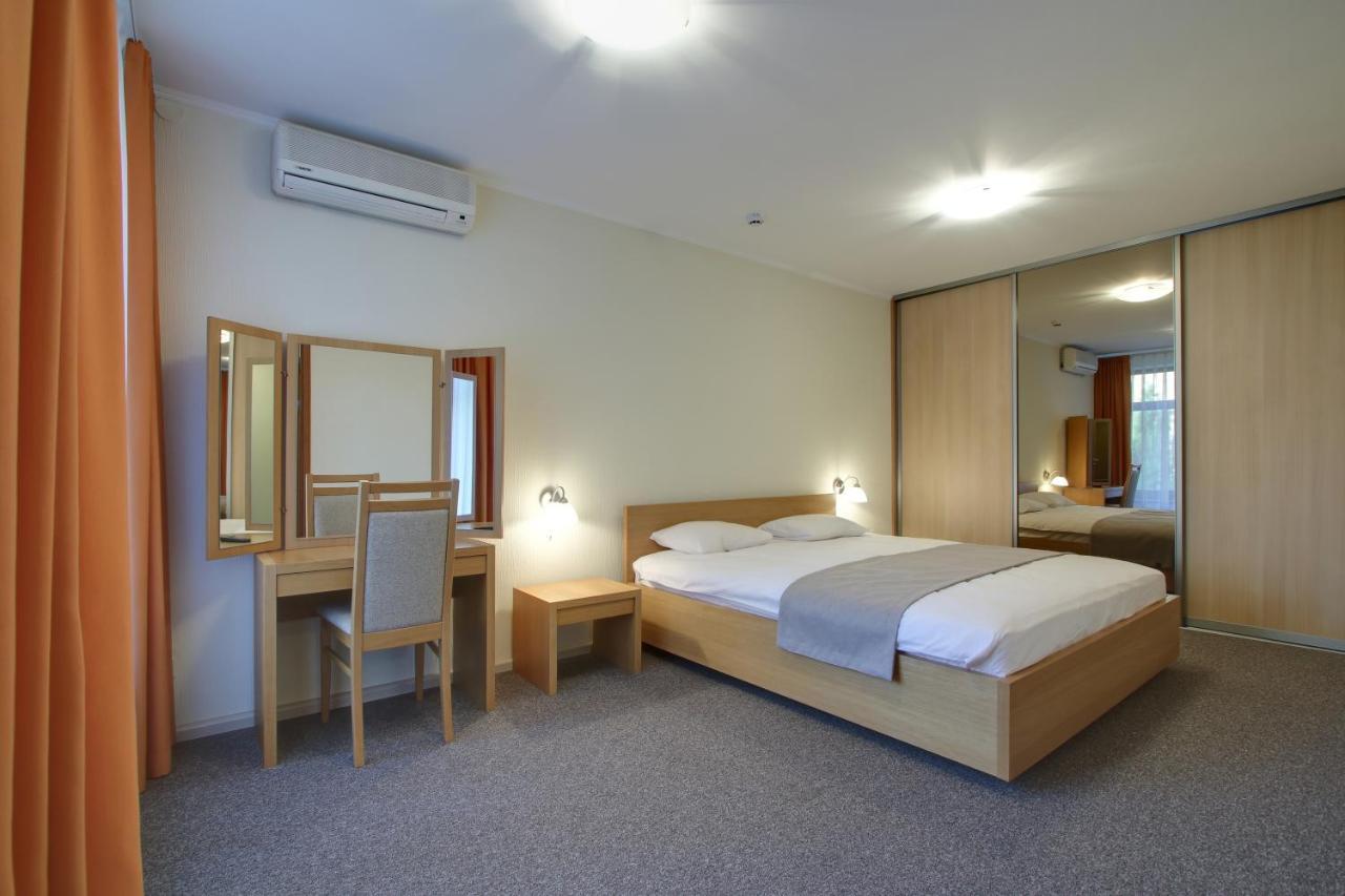 Marine Hotel Jurmala Exterior photo